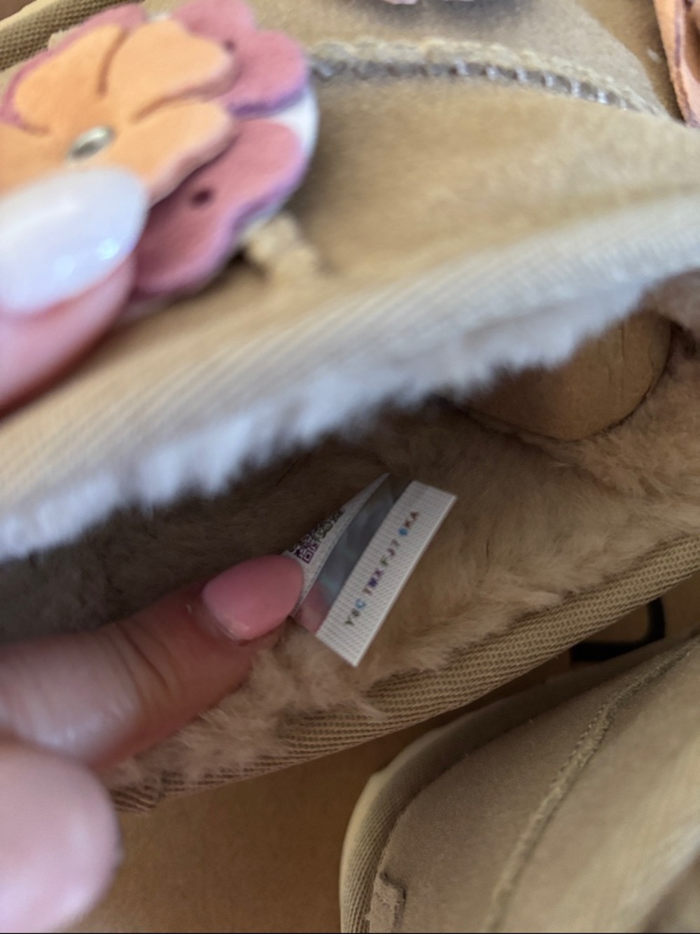 UGG CLASSIC ULTRA MINI FLEUR IN MUSTARD SEED SZ 7,8 NEW IN BOX! - Picture 8 of 10